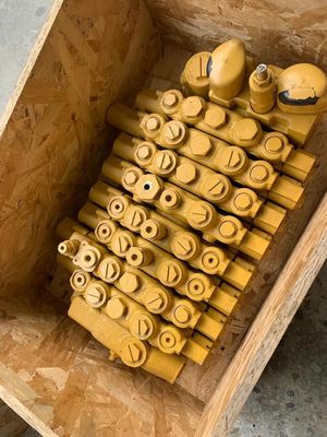 456-1837 CAT 305 306 307E2 308 Main Control Valve Driven By C2.4 Engine Mini Hydraulic Excavator Parts