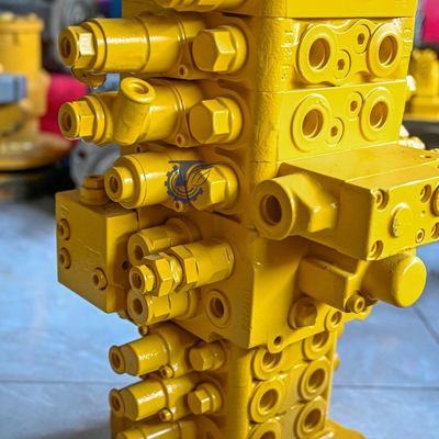 PC160LC-7 PC160-7 Control Valve Excavator Komatsu, 723-57-16100 Bagian Utama Ekskavator