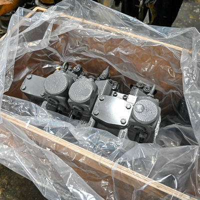 Pompa Utama HPV118HW-23C Hitachi ZX225 ZX225-3 Untuk Mesin 4HK1 9262324 9262321