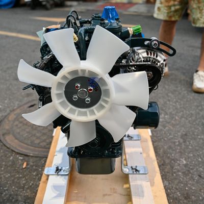 Original Kubota D782 Motor Assembly D782-ET05_CN4 Mesin Diesel Motor 9.8kw 2300 Rpm Untuk Bagian Excavator