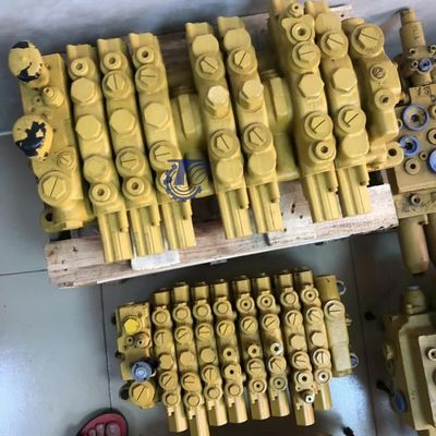 456-1837 471-5697 455-7947 CAT305 306 307E2 Katup Kontrol Utama Didorong oleh Mesin C2.4 Bagian Mini Excavator Hidraulik