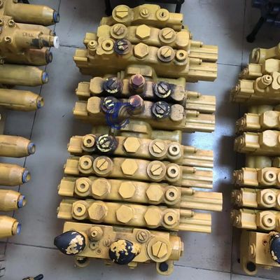 456-1837 471-5697 455-7947 CAT305 306 307E2 Katup Kontrol Utama Didorong oleh Mesin C2.4 Bagian Mini Excavator Hidraulik