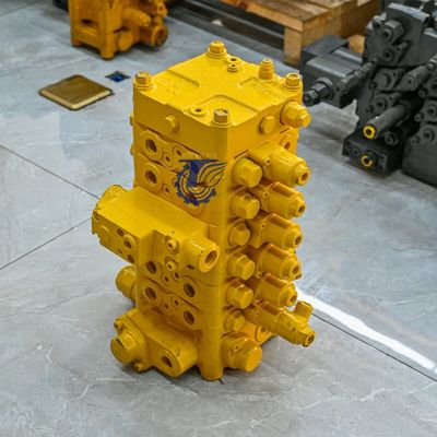 723-57-12306 723-56-11200 723-57-11700 Excavator Main Control Valve Assembly untuk PC120-6 PC130-7 Mini Excavator