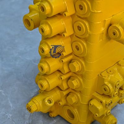 723-57-12306 723-56-11200 723-57-11700 Excavator Main Control Valve Assembly untuk PC120-6 PC130-7 Mini Excavator