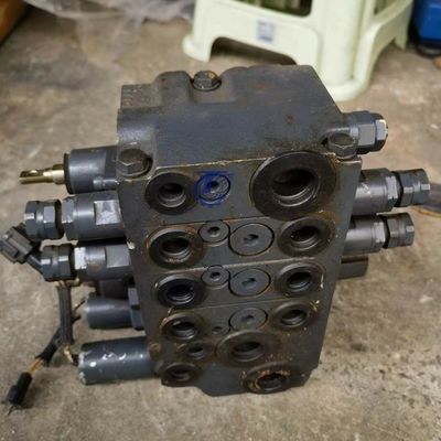 723-82-31100 7238231100 723-82-30100 Untuk Komatsu FD35/40-10 FD35Y/40Y-10 FD40Z-10 FD45-10 Forklift PARTS Hydraulic MAIN CONTROL VALVE aftermarket Asli