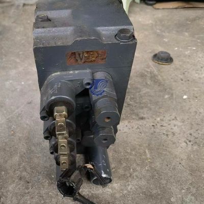 723-82-31100 7238231100 723-82-30100 Untuk Komatsu FD35/40-10 FD35Y/40Y-10 FD40Z-10 FD45-10 Forklift PARTS Hydraulic MAIN CONTROL VALVE aftermarket Asli
