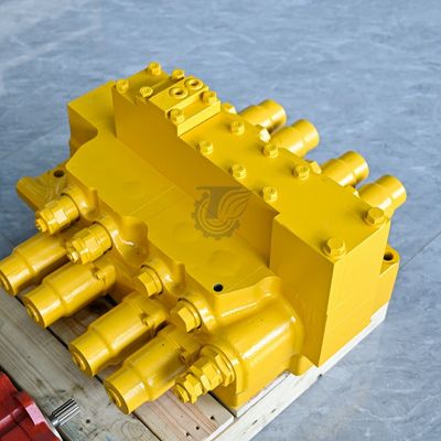 723-63-12101 723-63-12100 723-63-11104 Katup kontrol utama hidrolik untuk Komatsu D65E D65E-12 D85E D85ESS Excavator Wheel Loader Parts Aftermarket Asli