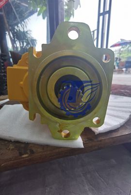 7081G00110 7081H00050 7055131210 Pompa Gear Hidraulik Pompa Utama Assy Bomba untuk Komatsu PC4000-6 PC4000 Excavator Parts Aftermarket Asli Asli