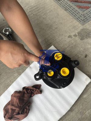 B0440-18001 708-7r-00710 708-7r-01690 Untuk Kayaba Wa320-5 Wa320-6 Penggemar hidraulik Motor Motor;minyak (penggerak kipas) Bagian excavator Pasang Pasar Asli